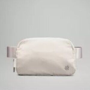 Everywhere Belt Bag 1L ColourWhite Opal SizeO/S Quantity1